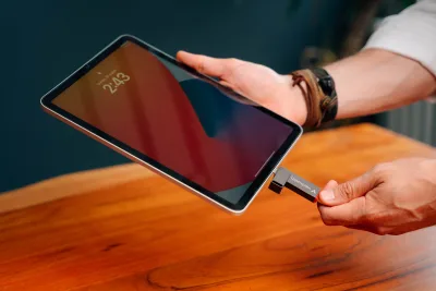 Memorie Verbatim Dual QuickStick. Capacity: 512 GB, Device interface: USB Type-A / USB Type-C, USB version: 3.2 Gen 1 (3.1 Gen 1), Read speed: 550 MB/s, Write speed: 500 MB/s. "32042"