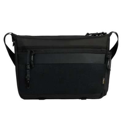 Geanta messenger ASUS pentru laptop, din poliester, captusita, cu curea reglabila, ROG Archer Messenger 14, max. 14 inch (Negru) "90XB0AR0-BME000"