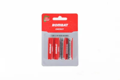 Bateriile alcaline Rombat se comercializează la cutie colectiva de 12 blistere a câte 4 bucăți. ➢ Tensiune nominală: 1,5V ➢ Temperatură de operare: -30~50ºC ➢ Capacitate nominală: 2220 mAh (43Ω 4h/zi 0,9 V) ➢ Durata de viaţă la raft (depozitare fără